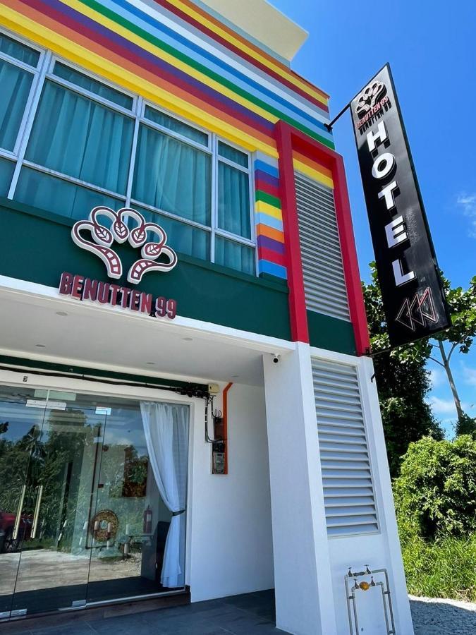 Benutten 99 Hotel Kampong Parit Tengah 外观 照片